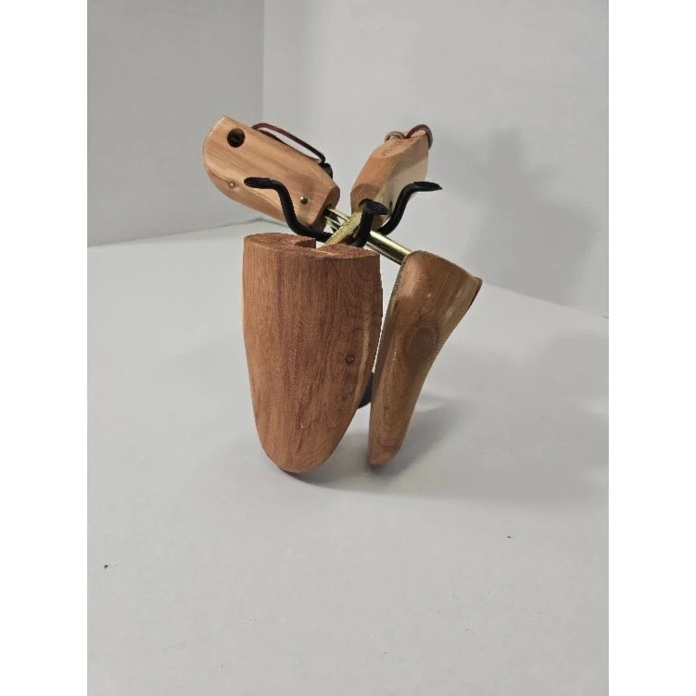 Golf Day Shoe Trees Mens XL Brown Good Aromatic Cedar Wood